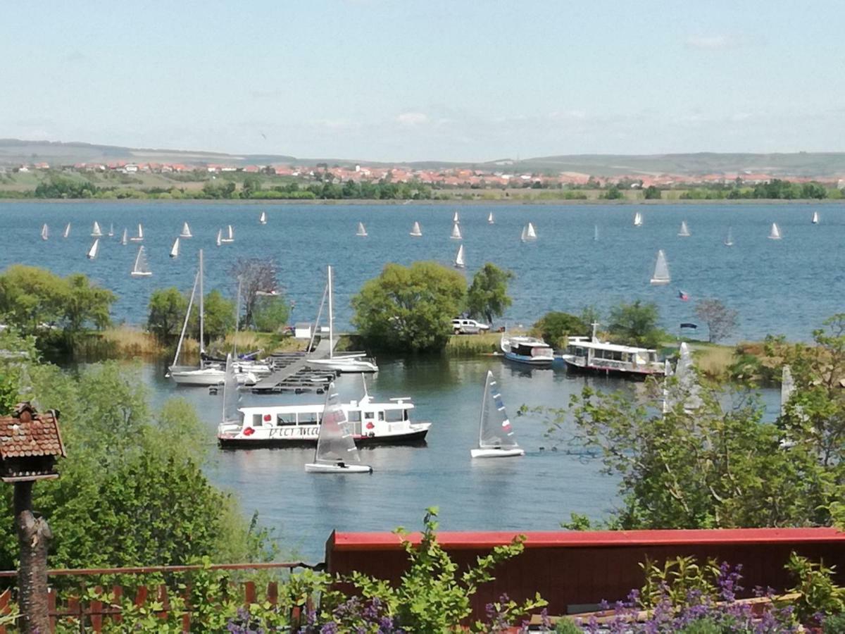 Penzion Nad Jezerem Pavlov Extérieur photo