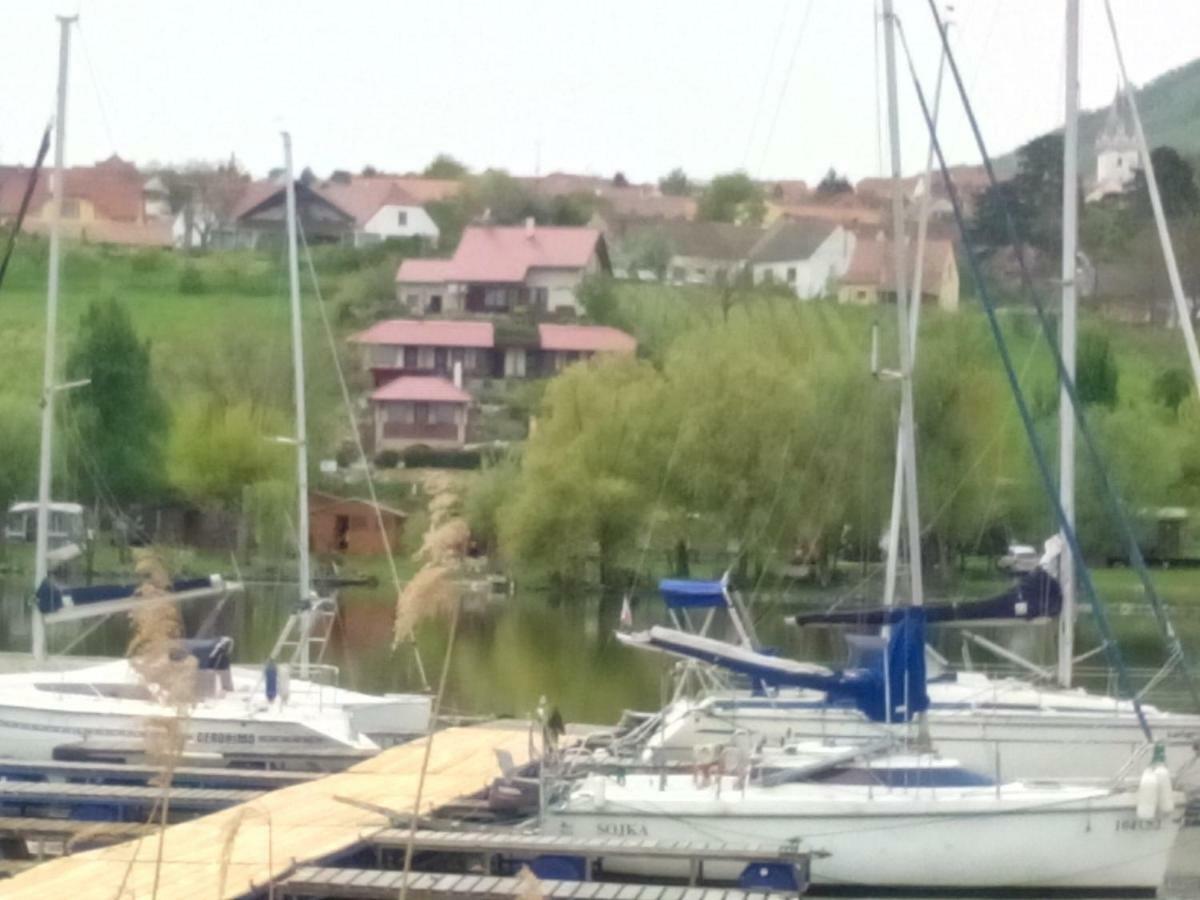Penzion Nad Jezerem Pavlov Extérieur photo
