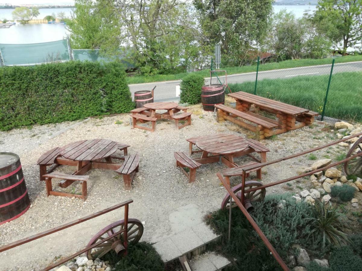 Penzion Nad Jezerem Pavlov Extérieur photo