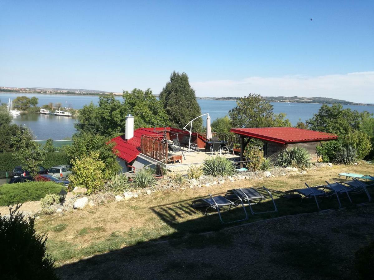 Penzion Nad Jezerem Pavlov Extérieur photo